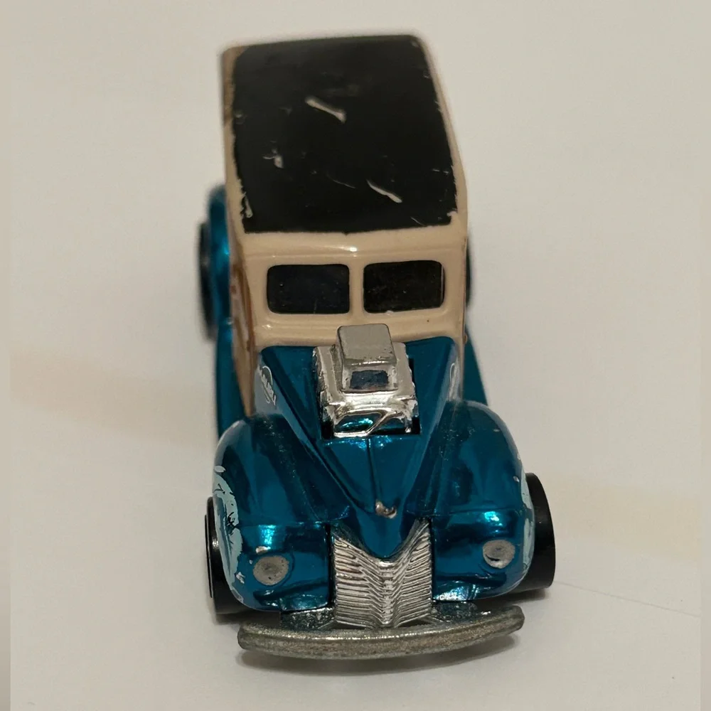 Vintage Mattel Malibu ‘40 Woodies Collectable Car